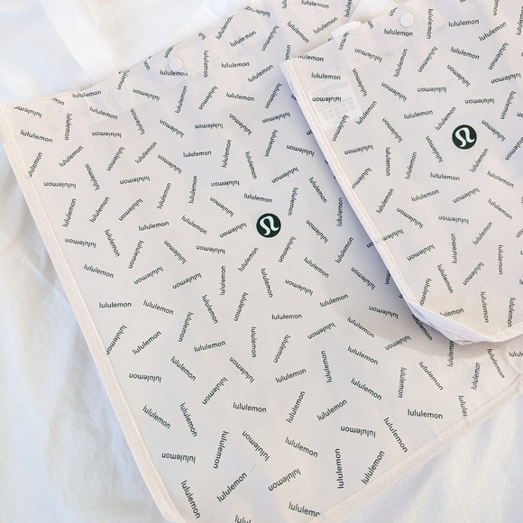 Lululemon Holiday Shopper Totes - Picture 4 of 4